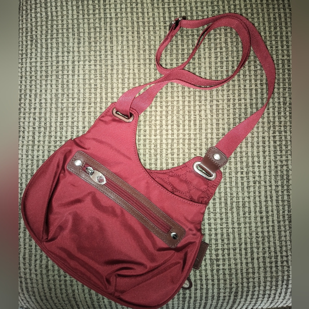 🆕Mosey Life by Baggallini Tripper Nylon Crossbody Bag in Burgundy & Brown